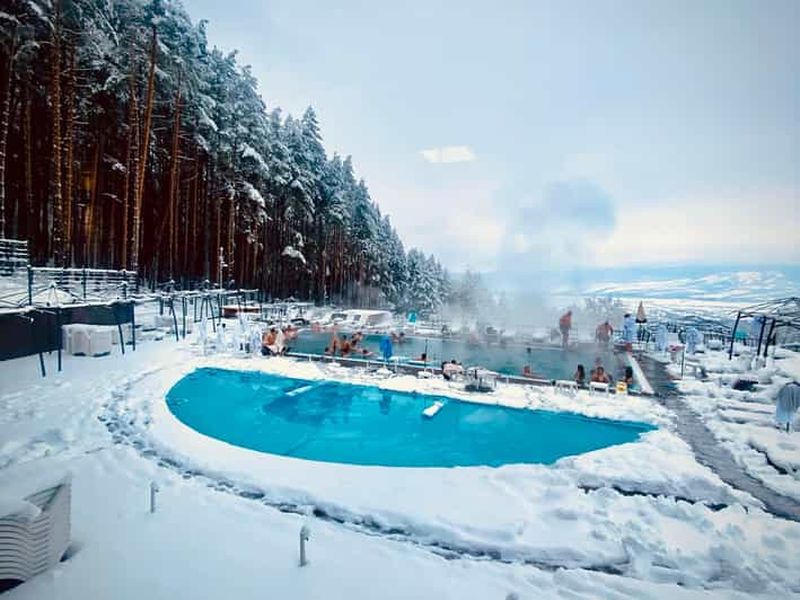 Depuis Sofia : excursion hivernale au mont Rila pour le ski et le spa