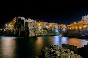 Polignano a Mare : sortie en bateau nocturne dans les grottes marines