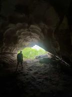 Au départ de Tirana : randonnée à Pëllumbas et exploration de la grotte