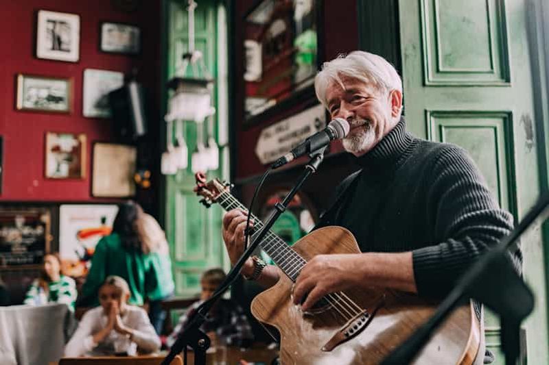 Dublin : une soirée de musique, de danse et de gastronomie irlandaises