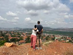 Ouganda : randonnée sur la colline de Muyenga avec vue sur le lac