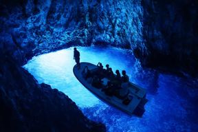 Kotor : visite de la grotte bleue, des tunnels sous-marins et de Notre-Dame-du-Rocher