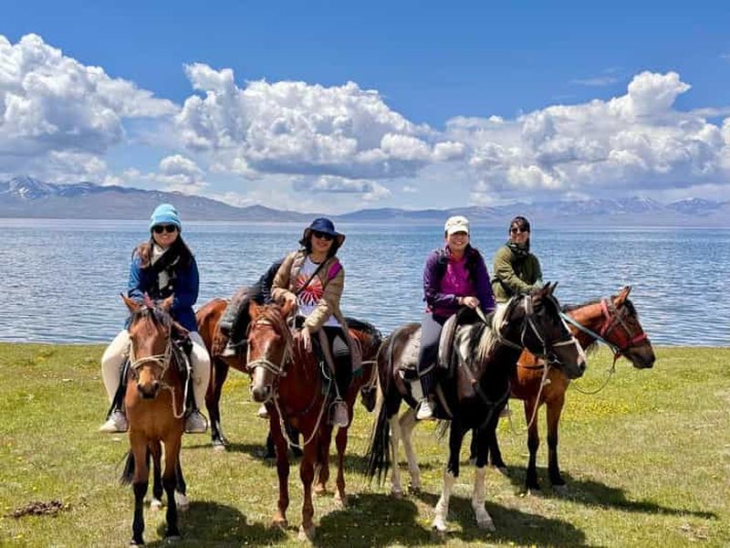 Au départ de Bichkek : 2 jours d'excursion au lac Son Kul avec randonnée à cheval