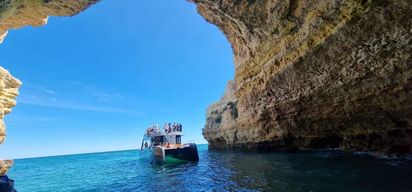 Albufeira : visite du littoral et des grottes de Benagil en catamaran