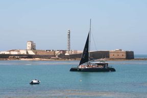 Cádiz : excursion en catamaran dans la baie de Cadix avec un hôte