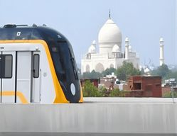 Depuis Delhi : visite du Taj Mahal et du fort d'Agra avec trajet en métro
