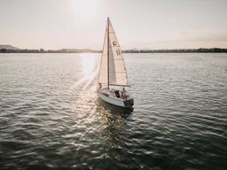 Navigation exclusive sur le lac de Constance avec skipper