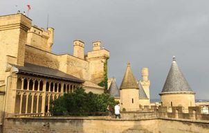 Route médiévale en Navarre : Olite, Ujué, château de Javier et monastère de Leire