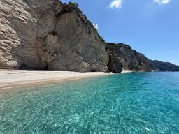 Corfou Paleokastritsa : grottes marines et plage de Stelari (hors-bord)