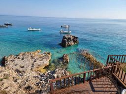 Au départ de Tirana ou Durrës : journée à Vlora, au parc de Llogara et à la plage de Dhërmi