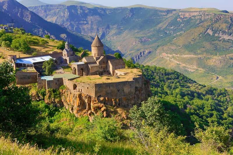Excursion privée d'une journée aux monastères de Khor-Virap, Noravank et Tatev