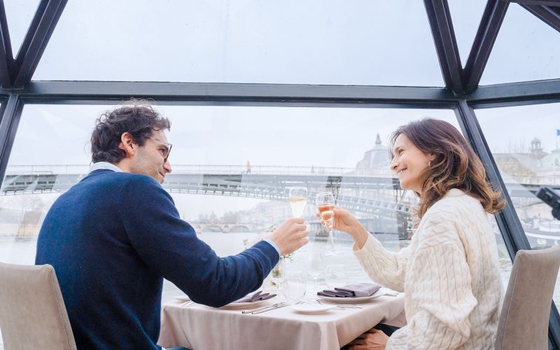 Croisière sur la Seine depuis le Pont de l'Alma avec Champagne