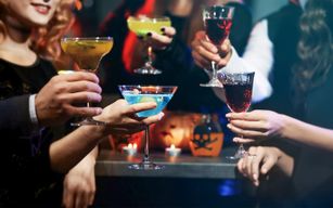 À partir de la marina de Dubaï : Dîner-croisière VIP sur le Lotus Mega Yacht avec DJ direct et boissons illimitées