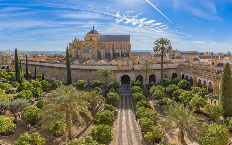 Visite guidée de la Mosquée-Cathédrale de Cordoue et du quartier juif avec visite de l'Alcázar en option
