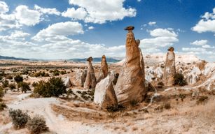 Visite rouge avec cheminée de fée et visite du musée en plein air de Zelve avec déjeuner et transferts