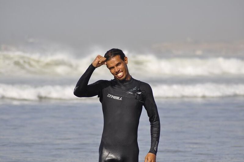 Cours de surf sur la plage d'Agadir
