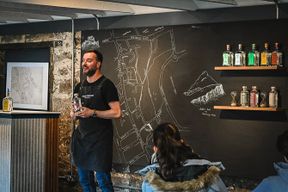 Visite guidée de la distillerie Holyrood à Édimbourg