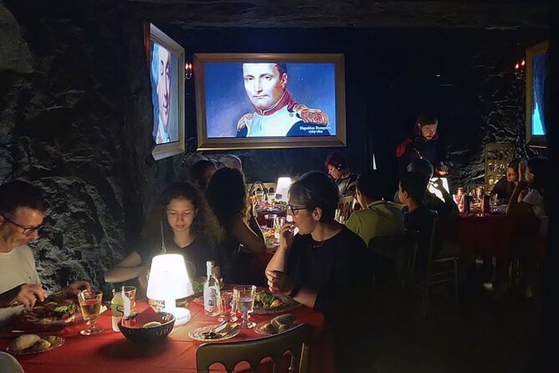 Expérience dans la Grotte de Napoléon avec repas corse à Ajaccio