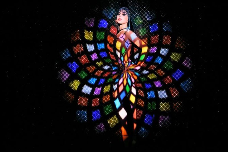 Billets pour le Cabaret Crazy Horse à Paris avec champagne et caviar