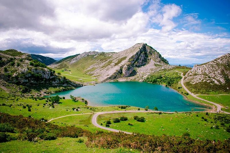 Excursion aux lacs de Covadonga et Cangas de Onís depuis Oviedo