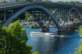 Balade en bateau sous les ponts de Stockholm