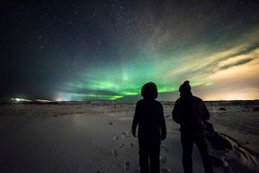 Tour en bus pour voir les aurores boréales à Reykjavik