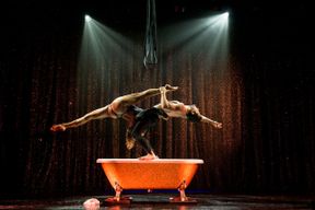 Billets pour le Cabaret Paradis Latin à Paris avec dîner et champagne