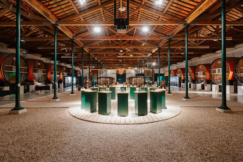 Visite et dégustation de la cave du Vermouth Noilly-Prat