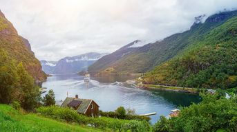 Voyage aller-retour autoguidé de Bergen au Sognefjord avec le chemin de fer Flam