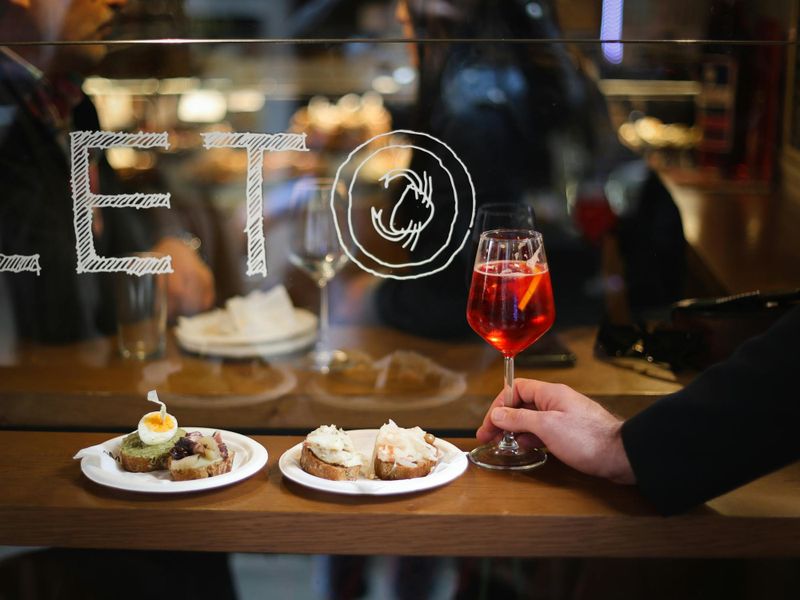 Venice bacari aperitivo food tour