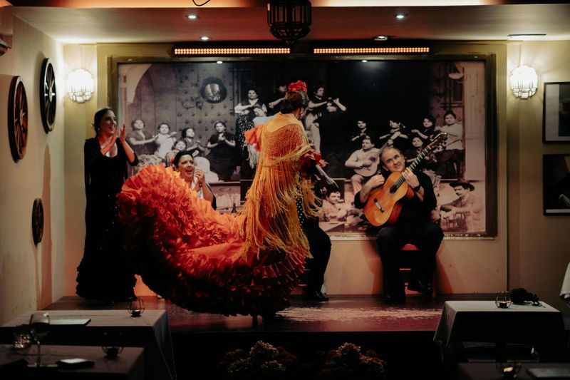 Tablao La Cantaora flamenco show with optional dinner