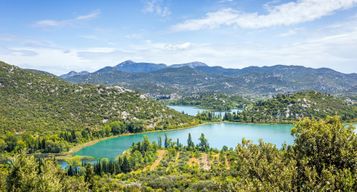 Excursion en planche à pagaie sur les lacs de Baćina