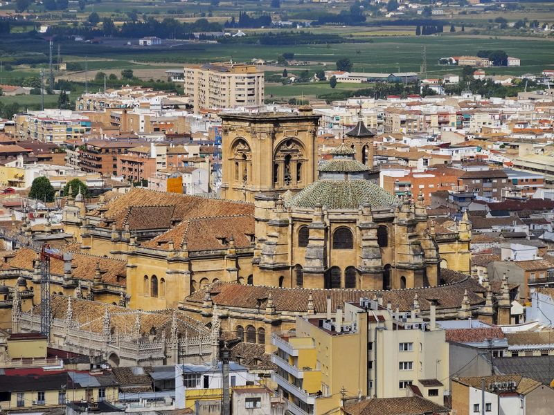 Visite de la cathédrale, de la chapelle royale et de la madrasa à Grenade