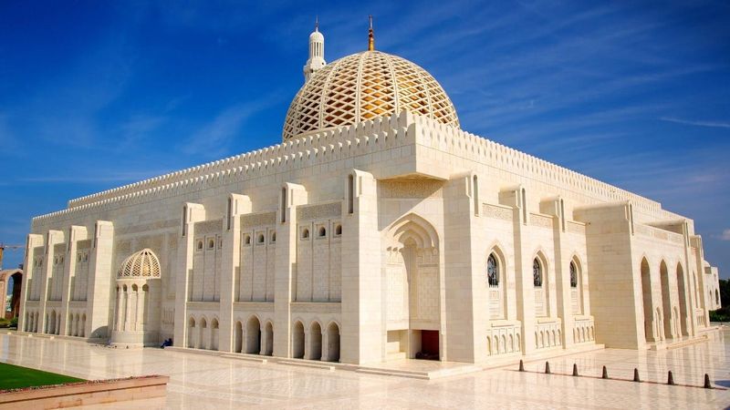 Guided tour to Sultan Qaboos Grand Mosque and Nizwa