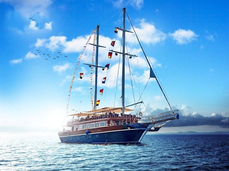 Visite combinée d'Hurghada, d'un yacht pirate et d'un sous-marin au départ de Louxor avec déjeuner