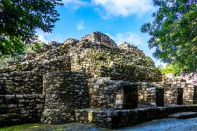 Ruines mayas de Coba : pyramide, cérémonie et baignade en cénote