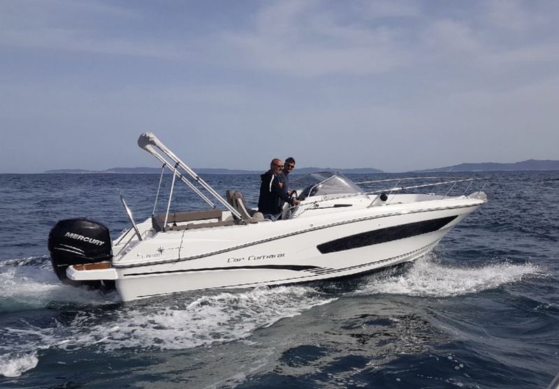 Location de bateau - Bénéteau Cap Camarat 7.5 CC (Motorboat)