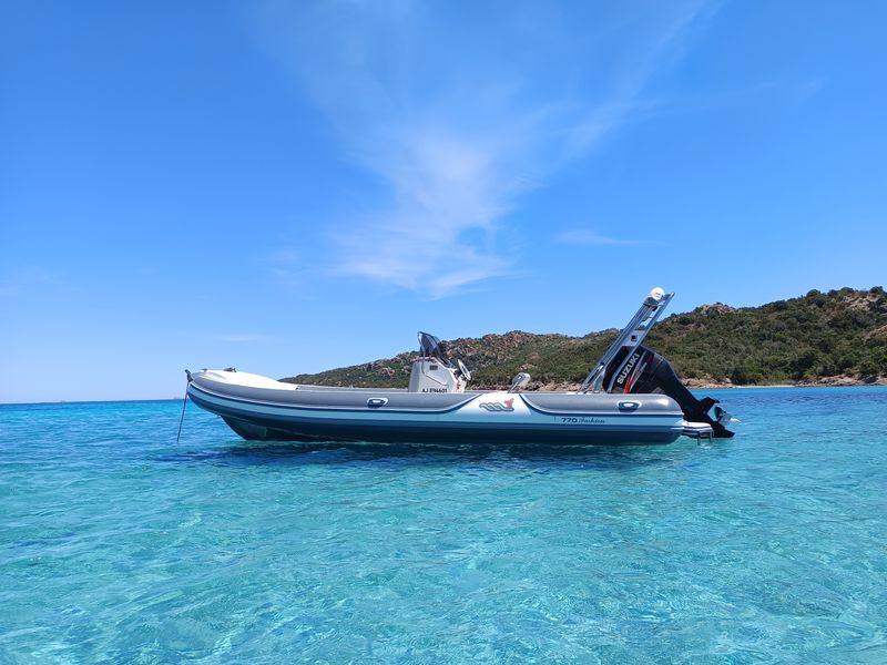 Location de bateau - MV Marine 770 Fashion  (Semi-rigid)