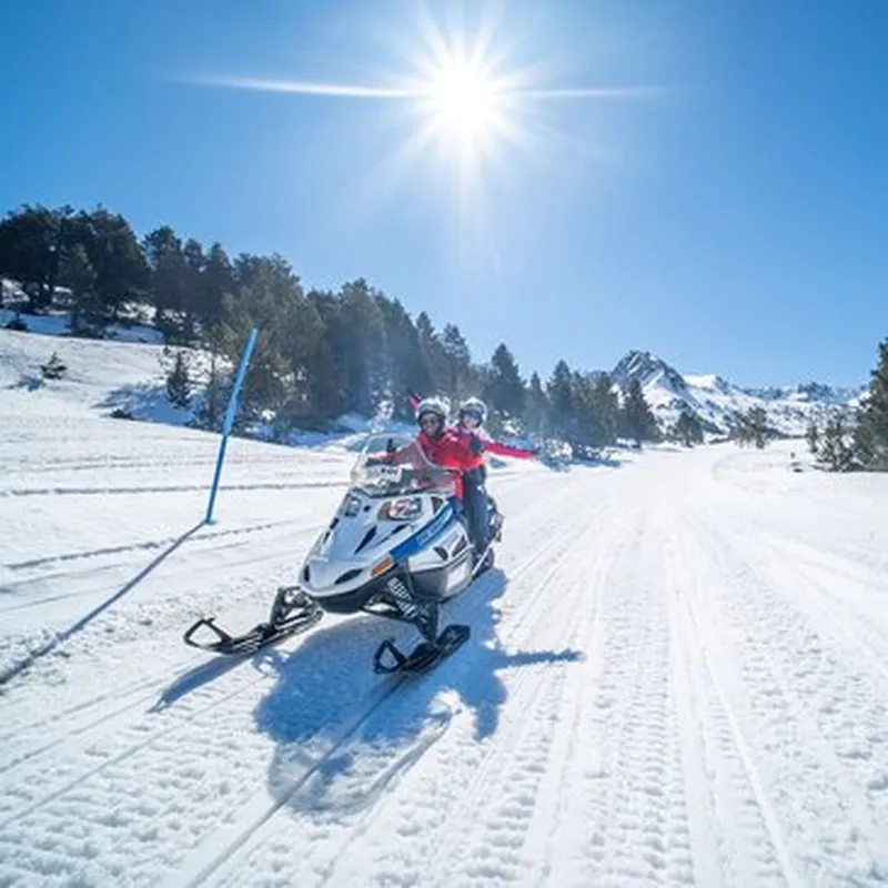 Randonnée en Scooter des Neiges près d'Ax-les-Thermes