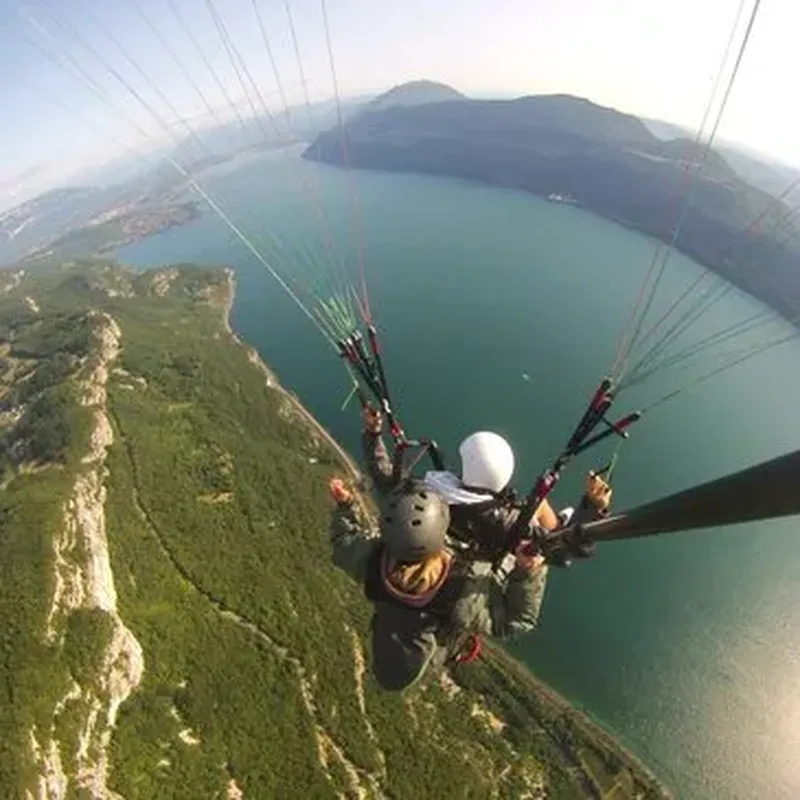 Baptême en Parapente près d'Aix-les-bains - Survol Lac du Bourget