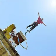 Saut à l'élastique au Viaduc de Coquillau en Vendée