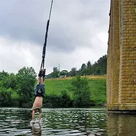 Saut à l'élastique au Viaduc de l’Isle Jourdain près de Poitiers
