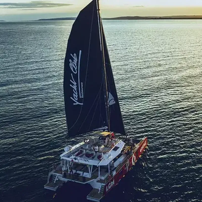 Balade en Catamaran au Coucher de Soleil à La Grande-Motte