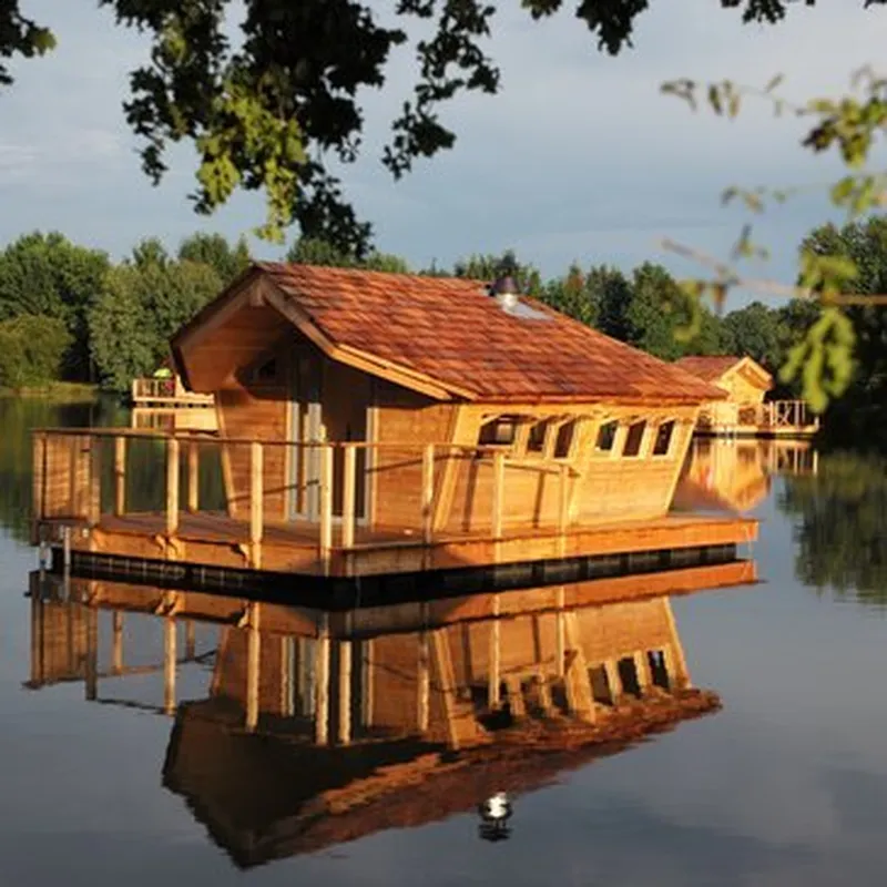 Nuit en Cabane sur l'Eau près de Poitiers