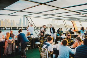 Dubaï Marina : Dîner-croisière avec musique live et open bar