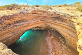 Grotte de Benagil, plage de Marinha et Algar Seco : visite guidée depuis Faro