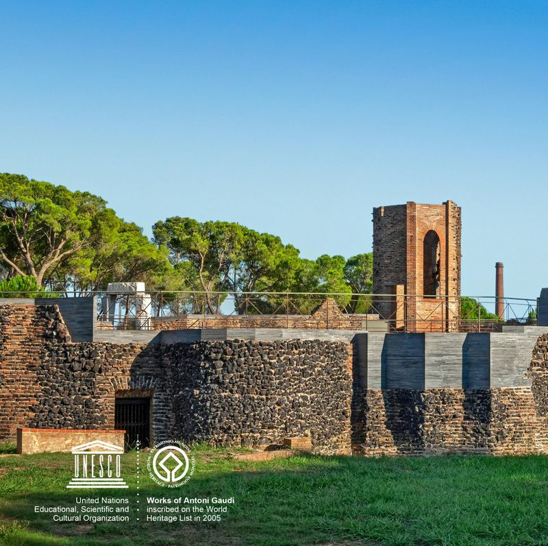 La Crypte & la Colonie Guëll de Gaudí + Guide Audio