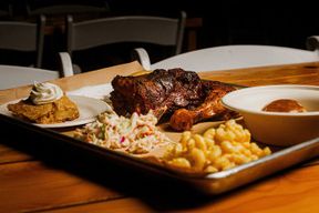 Chuck Wagon Supper & Western Stage Show à Blazin' M Ranch Ticket