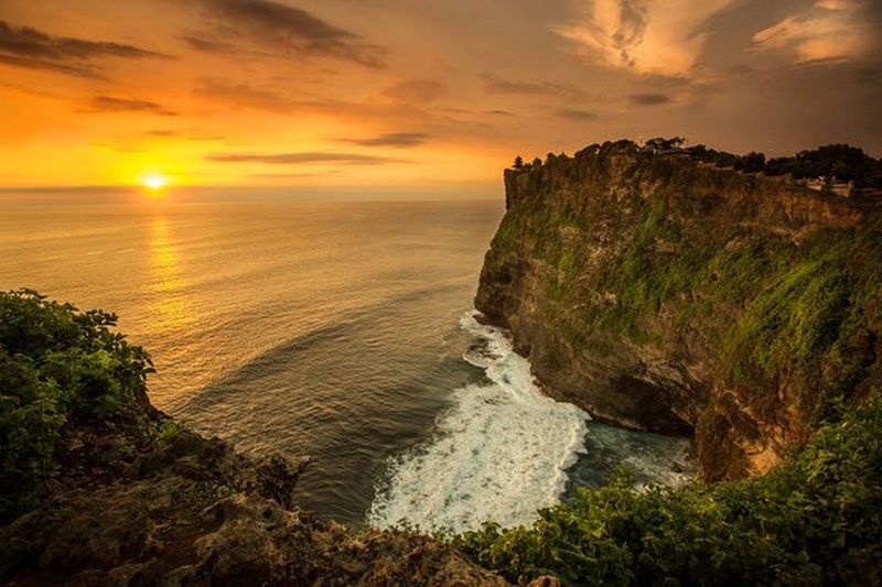 Coucher de soleil à Uluwatu, danse Kecak et dîner à la plage de Jimbaran