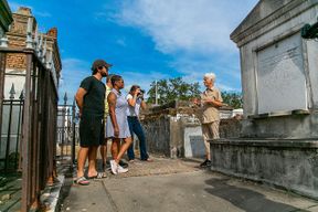 Visite à pied officielle du cimetière n°1 de Saint-Louis